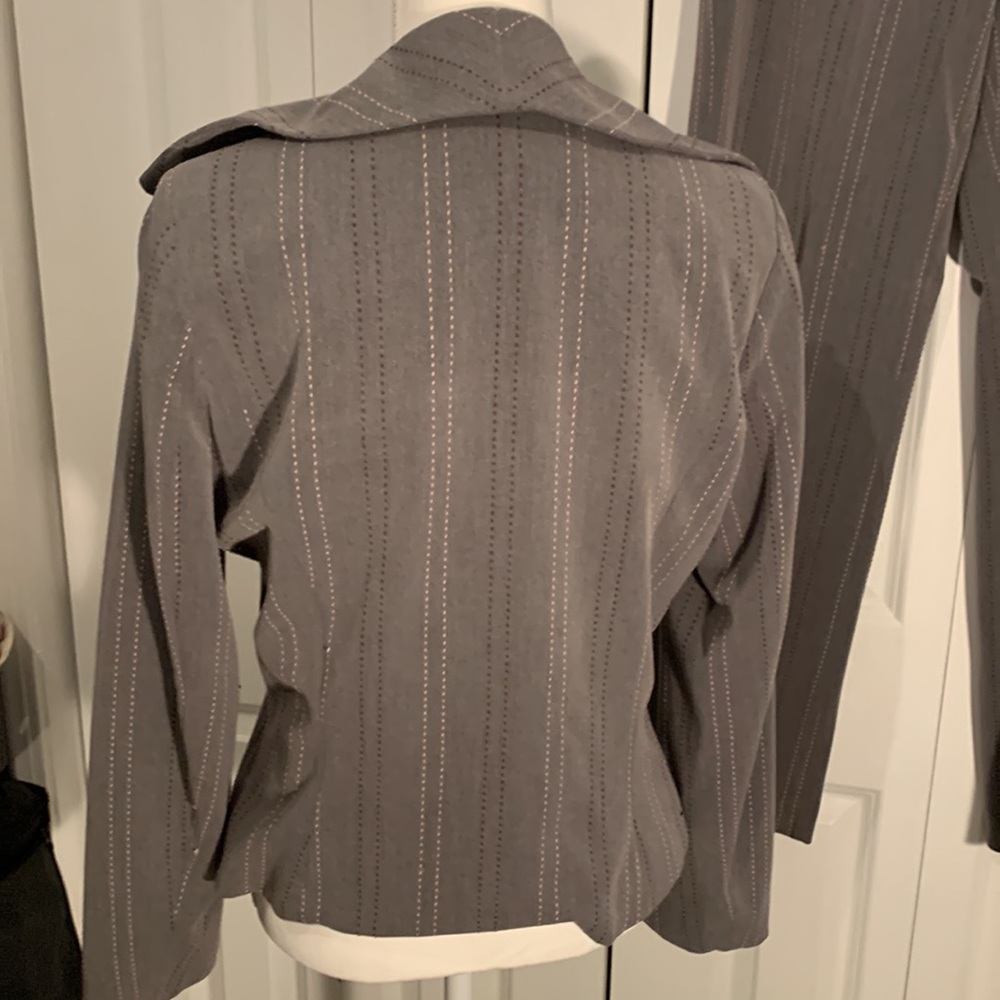 Gorgeous business suit by Newport News...Gray with pink pinstripe. - Picture 5 of 8